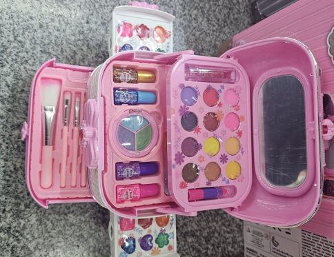 NON TOXIC BABY MAKE UP KIT WITH MAKE UP SUIT CASE
